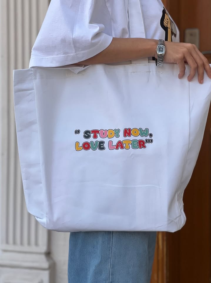 Sturdy & Studious oversized T-Shirt